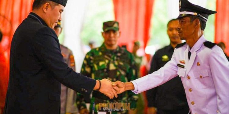 Bupati Dendi Lantik Kepala Desa Di Kecamatan Padang Cermin Way Ratai