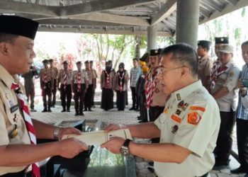 Kwarda Gerakan Pramuka Anugerahi H.M. Thabranie Daud Sebagai Tokoh Pramuka Lampung