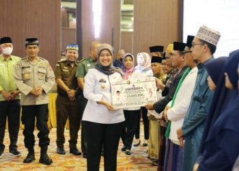 Wagub Nunik Hadiri Peringatan Hari Santri Nasional