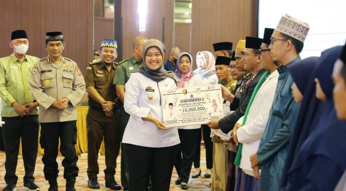 Wagub Nunik Hadiri Peringatan Hari Santri Nasional