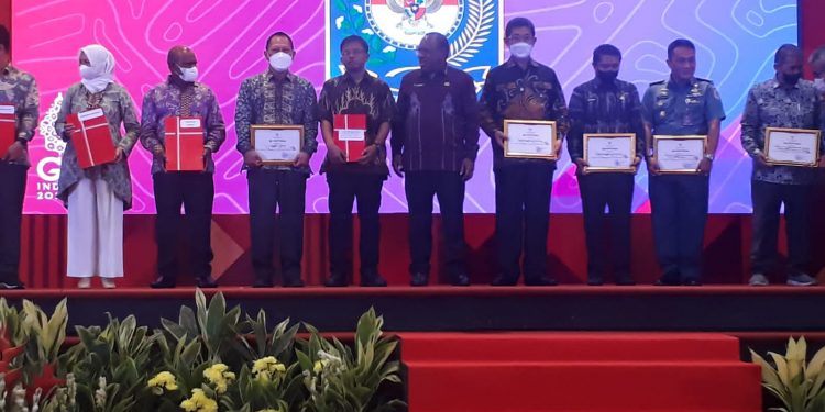 Pemprov Lampung Terima Penghargan Salah Satu Provinsi Tercepat Penyelesaian Batas Daerah dan Kode Desa