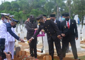 Kapolda Pimpin Upacara Ziarah di TMP