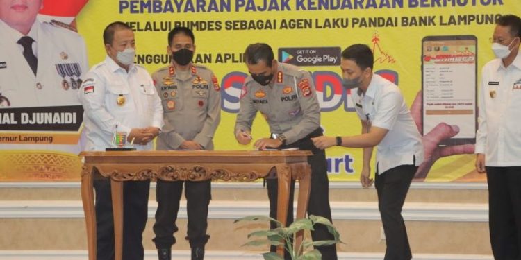 Kapolda Hadiri Penandatanganan Program E-Samdes Tahap III