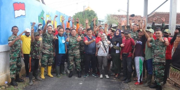 Bersinergi Menjaga Kebersihan Lingkungan Di Kampung Pancasila Koramil Kedaton