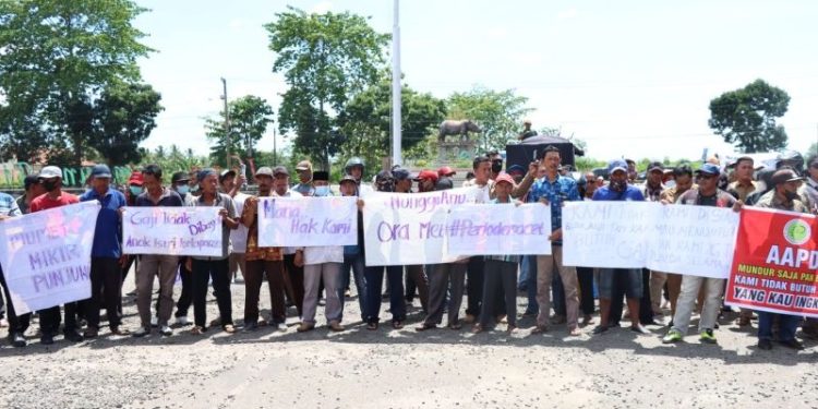 Polres Lamtim Amankan Unjuk Rasa di Kantor Bupati