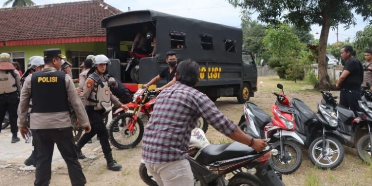 Polisi Ciduk 15 Terduga Perusakan, Tiga Positif Narkoba