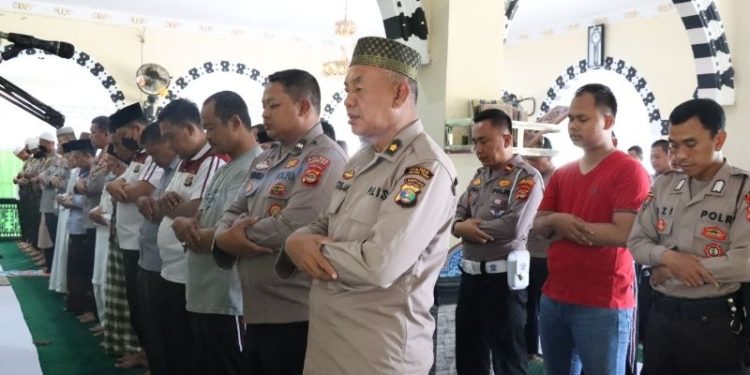 Turut Berduka Gempa Cianjur, Polres Lamtim Lakukan Solat Ghaib