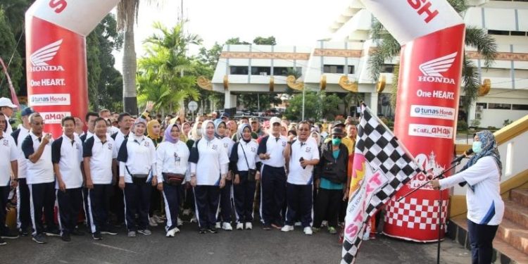 Wagub Chusnunia Lepas Peserta Jalan Sehat HUT Korpri ke-51