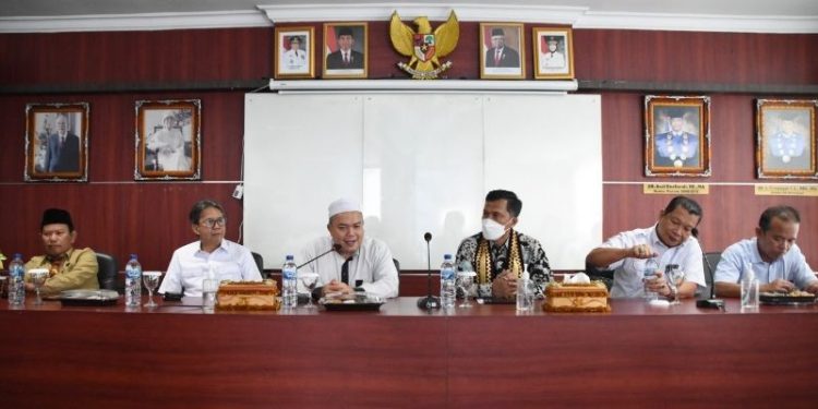 Kepala LL-Dikti Wilayah 2 Minta IIB Darmajaya Tambah Guru Besar