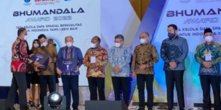 Pemprov Lampung Terima Penghargaan Bhumandala Award 2022 