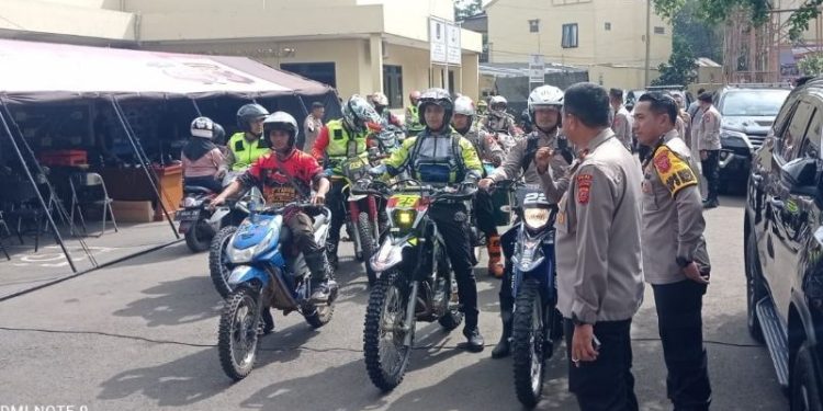 Distribusikan Bantuan di Pelosok Desa, Polri Gunakan Motor Trail