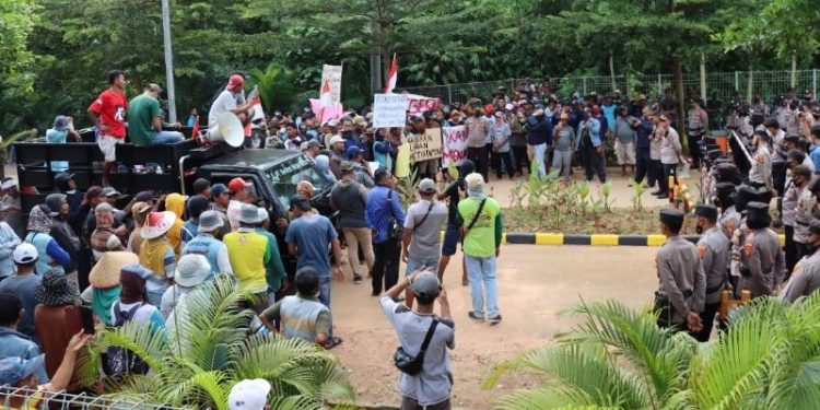 Polres Lamtim Amankan Unjuk Rasa di Bendungan Margatiga