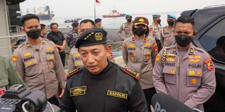 Kapolri Pastikan Proses Pencarian Kru Helikopter P-1103 Dilakukan Maksimal