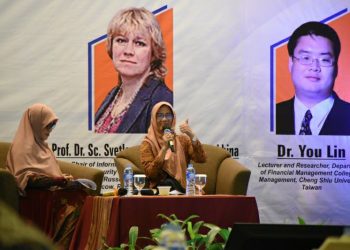 8’th ICITB 2022 IIB Darmajaya: Pemanfaatan Big Data dan IoT Model Bisnis Baru Era Revolusi 4.0