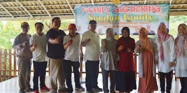 Pelepasan Guru Purna, SMAN 9 Gelar Family Gathering