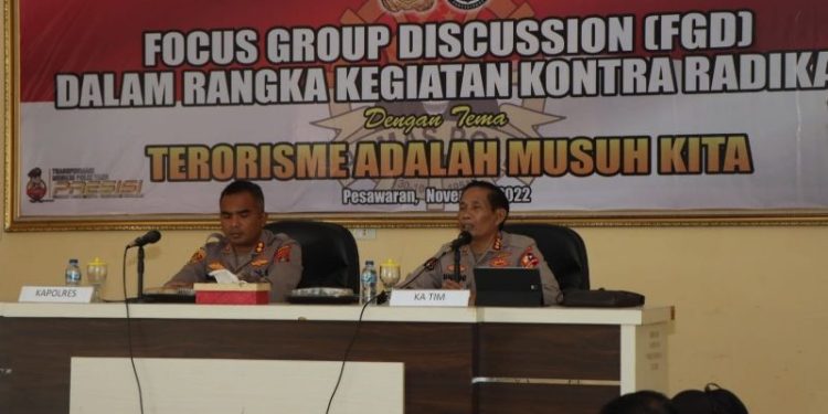 Humas Polri melaksanakan kegiatan FGD, dalam rangka Kontra Radikalisme Bersama Tokoh Agama, Adat Serta Masyarakat di Mako Polres Pesawaran