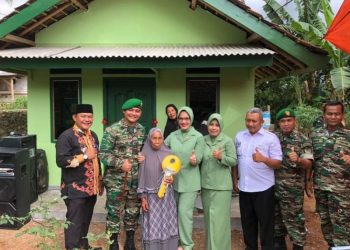 Peringati Hari Juang TNI AD, Kodim 0421/LS Memberikan Hadiah Rumah Kepada Warga