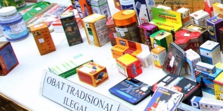 Polda Amankan Dua Tersangka serta Ribuan Dus Barang Bukti Jamu Ilegal