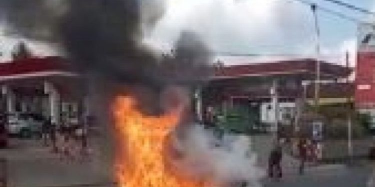 Satu Unit Motor Terbakar di SPBU Tambahsari Gadingrejo