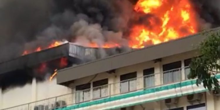 Aula Kampus Universitas Abulyatama Dilalap Api