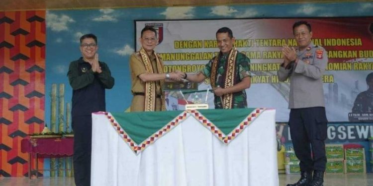 Pj Bupati Adi Erlansyah dan Dandim 0424/TGM Tutup Karya Bakti TNI 2022