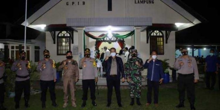 Malam Natal, Bupati Dendi Ramadhona Bersama Forkopimda Pesawaran Tinjau Sejumlah Gereja