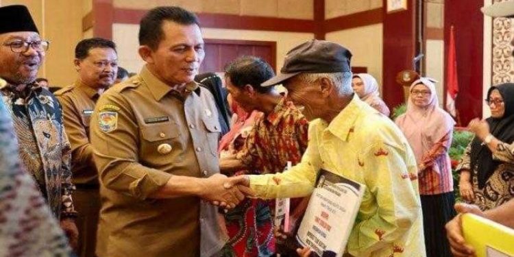 Gubernur Kepri Serahkan Bantuan Pertanian, Perikanan dan UMKM di Tanjungpinang