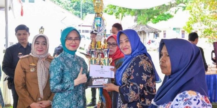 Ketua TP-PKK Nanda Indira Dendi Hadiri Jambore Kader PKK Tingkat Kabupaten Pesawaran 2022