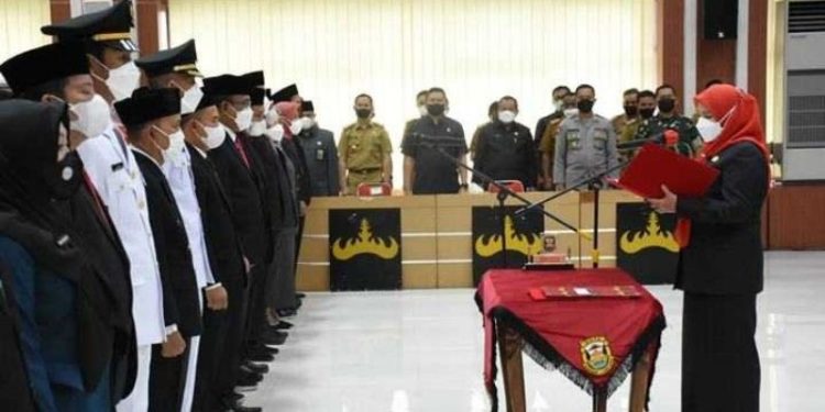 Bunda Eva Lantik Sekwan DPRD, Satu Kaban, dan Satu Kadis Pemkot Bandarlampung