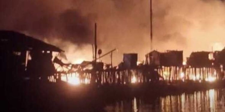 Musibah Akhir Tahun 2022, Belasan Rumah Panggung di Inhil Terbakar