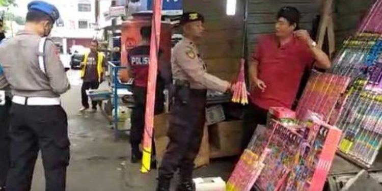 Jelang Pergantian Tahun, Polres Metro Razia Petasan