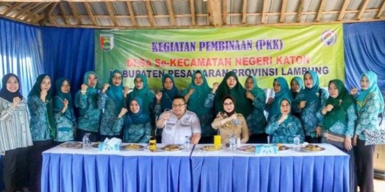 Hj. Nanda Indira Dendi Hadiri Pembinaan PKK Desa