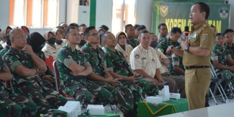 Prajurit dan PNS Korem 043/Gatam Terima Sosialisasi Penggunaan KTP Digital