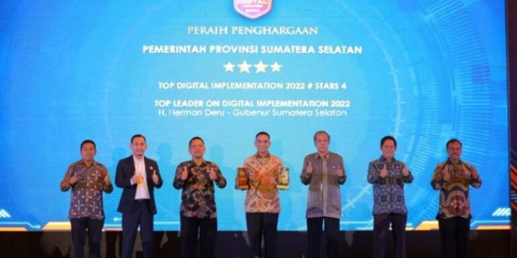 Gubernur Herman Deru Terima Penghargaan TOP Leader on Digital Implementation 2022