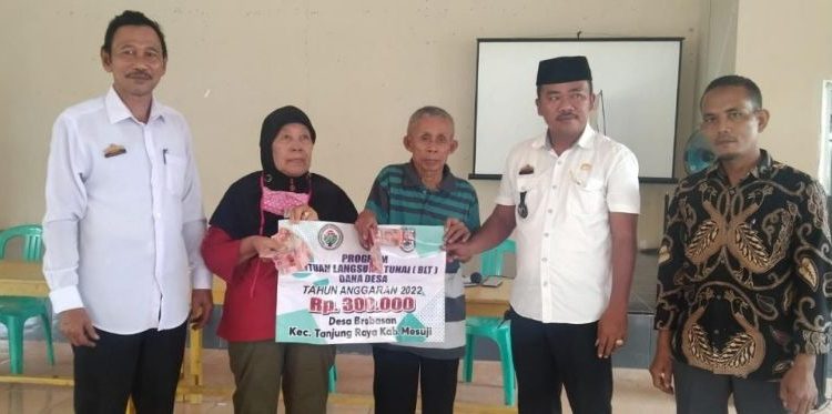 BLT DD Tahap 4 Desa Brabasan Mesuji Dibagikan