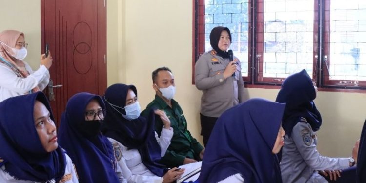 Kapolres Metro Menjadi Narasumber Sosialisasi Saber Pungli