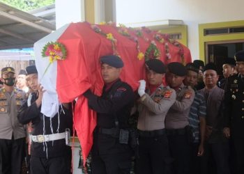 Kapolda Lampung Pimpin Pemakaman Briptu (anumerta) Gilang Aji Prasetyo