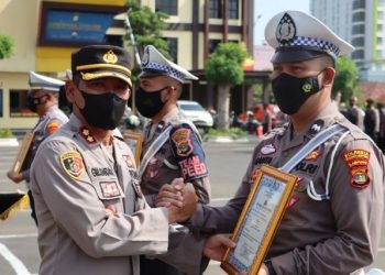 Bentuk Apresiasi Kapolresta Bandar Lampung Beri Penghargaan pada Anggota Berprestasi