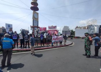 Monitoring Unjuk Rasa, Babinsa 410-05/TKP : Kegiatan Berlangsung Aman dan Tertib