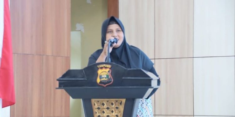 Kusmawati Terima Penghargaan Pencatat Prestasi Polisi Seleberiti