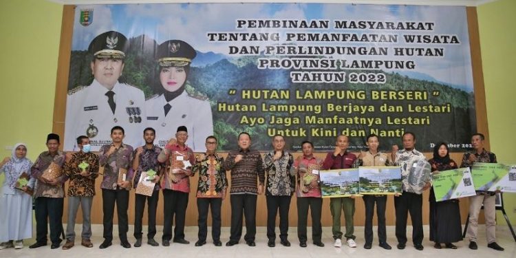 Gubernur Lampung Arinal Djunaidi Terima Penghargaan dari Kementerian Lingkungan Hidup dan Kehutanan RI