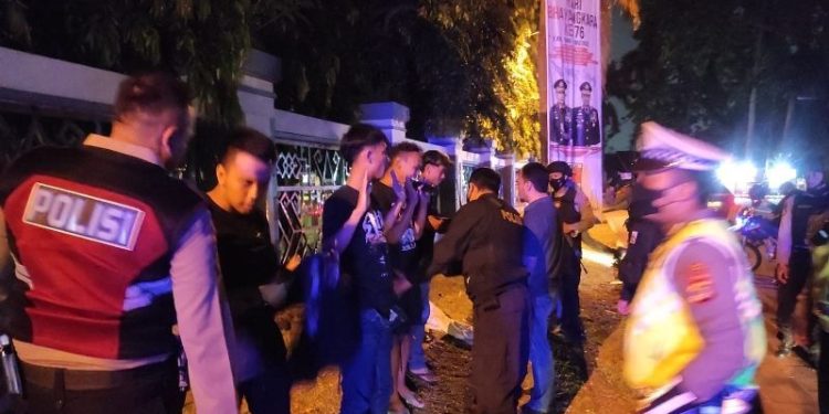 Diduga akan Tawuran 2 Remaja diamankan Polisi