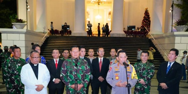 Tinjau Gereja di Malam Natal, Kapolri Pastikan TNI-Polri Beri Rasa Aman Sepanjang Nataru