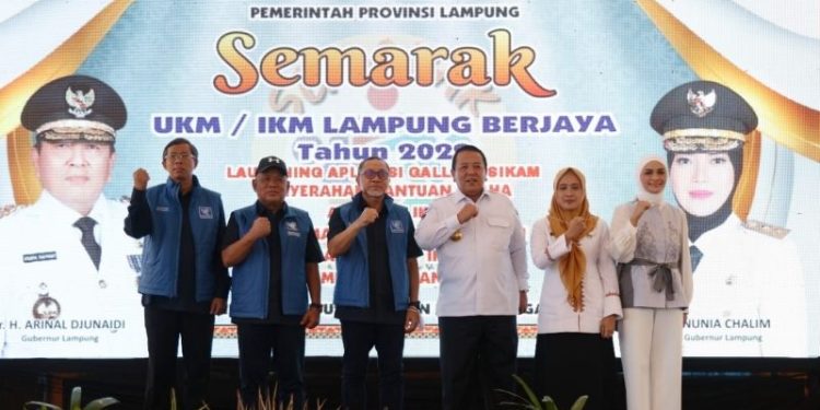 Gubernur Arinal Buka Semarak UKM/IKM Lampung Berjaya 2022 dengan Disaksikan Menteri Perdagangan RI Zulkifli Hasan