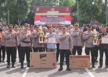 Lomba Pos Kamling, Kapolresta Bandar Lampung Berikan Penghargaan Kepada Pos Kamling Terbaik