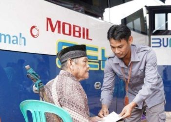 Masyarakat Keposang Antusias Berobat di Mobil Sehat