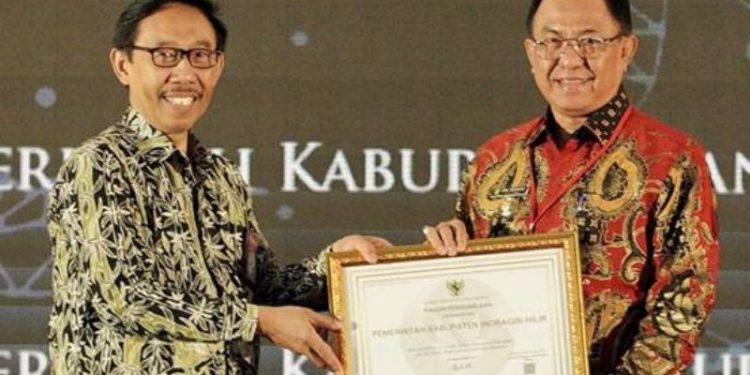 Bupati Inhil Terima 3 Penghargaan dari Pemerintah Pusat