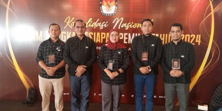 KPU Kampar Hadiri Acara Konsolnas KPU