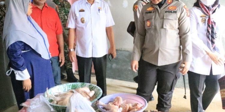 Menjelang Nataru, Kapolres Metro Monitoring Ketersediaan Bahan Pokok dan Pantau Harga