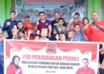 Tinjau Lokasi Banjir, Pimpinan DPRD Bengkalis Sekaligus Salurkan Bantuan